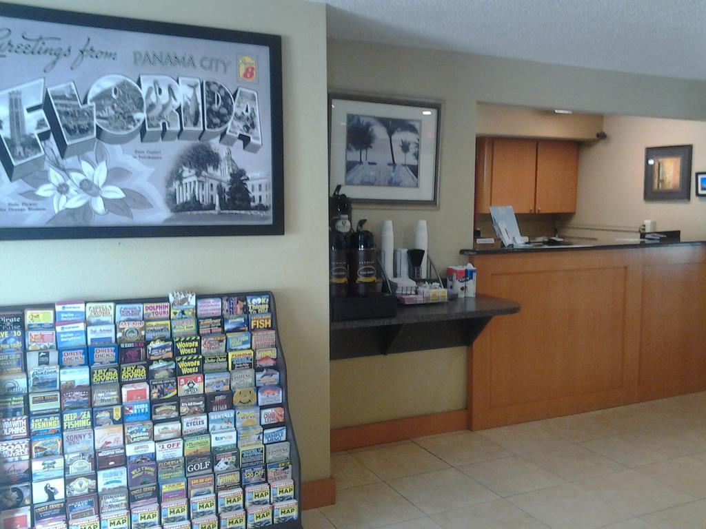 Super 8 By Wyndham Panama City Exterior foto