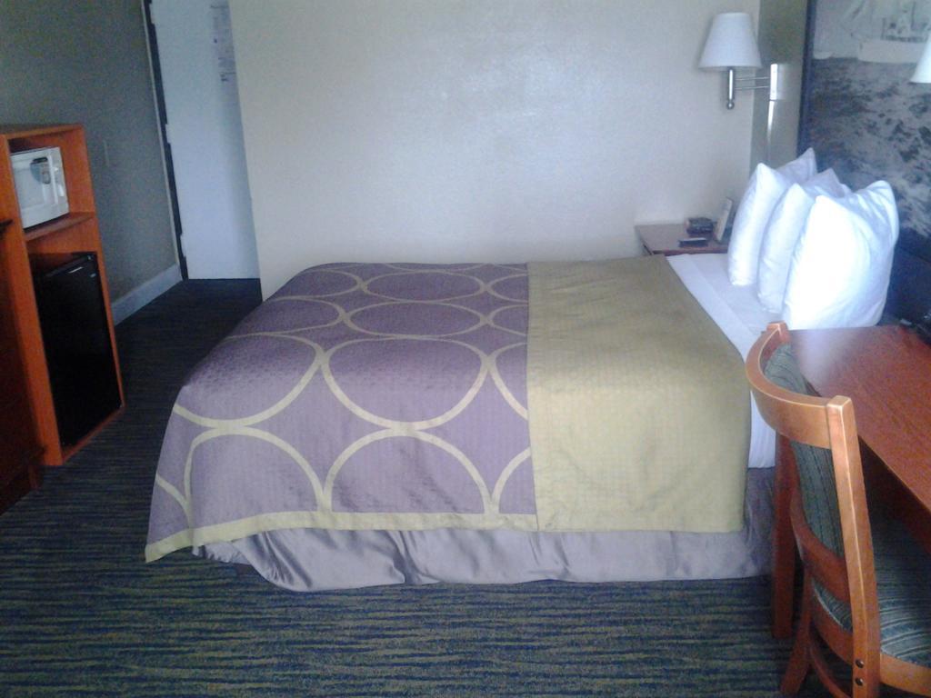 Super 8 By Wyndham Panama City Exterior foto